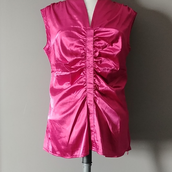 NWOT Le Château ruched sleeveless blouse - Picture 2 of 10